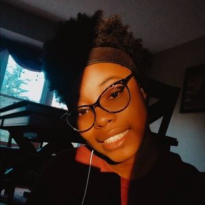 Meet your Posher, Courtney